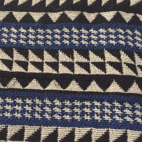 Adorable BCBG skirt! - Picture 4 of 6